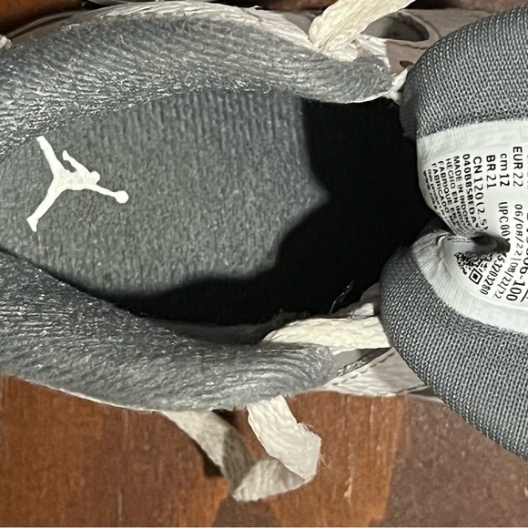 Used toddler Jordan’s -size 6 - Picture 14 of 14